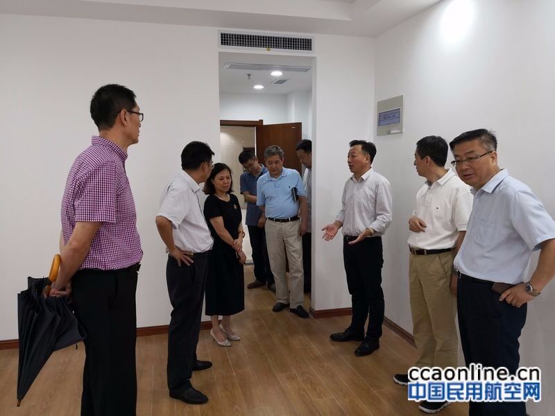 西北空管局领导深入施工一线检查综合业务用房工程