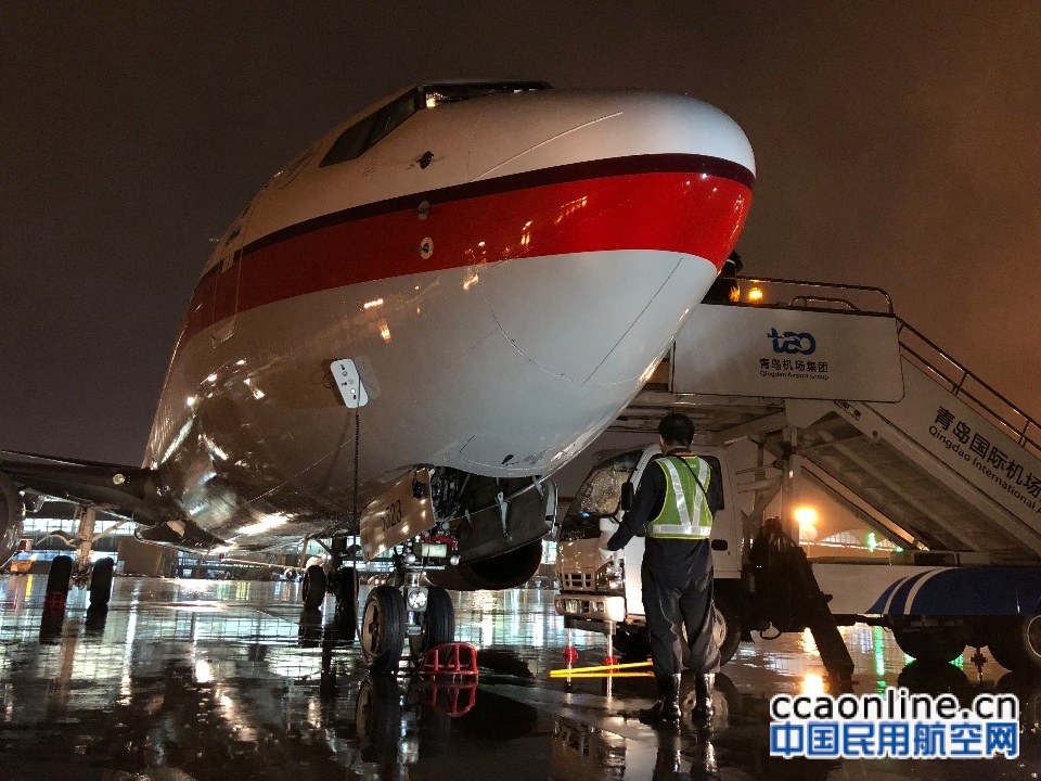 旺季降雨双重考验，东航机务全力保障航班安全