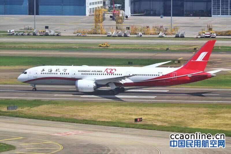 东航首架波音787梦想客机飞抵深圳 - 中国民用航空网