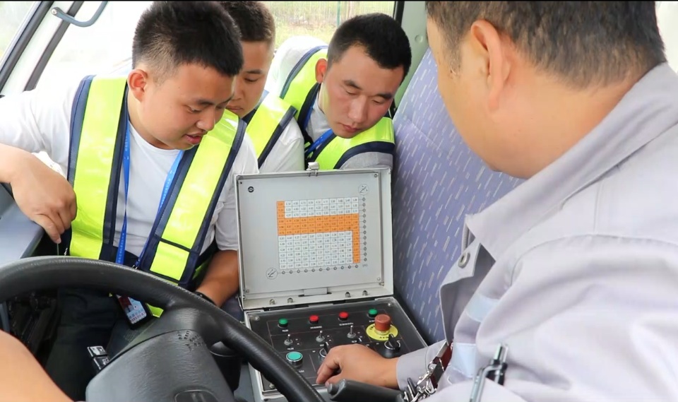 内蒙古民航特种车辆培训学院：树特车驾驶人才 为民航保驾护航