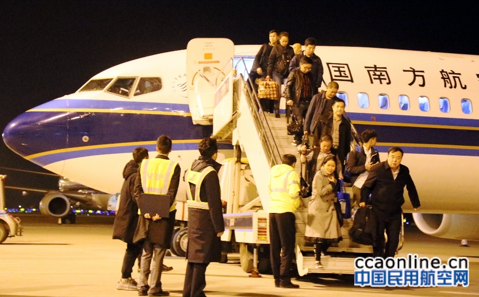 南航贵州春运加班263班次 旅客首次体验“自动抢票”