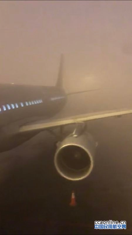 共同协作，延误算什么：东航西北乘务员保障大雾延误航班