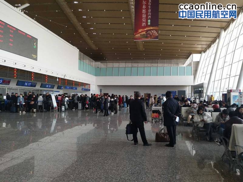 库尔勒机场“新丝旅”志愿服务队全力保障春运返程高峰                               