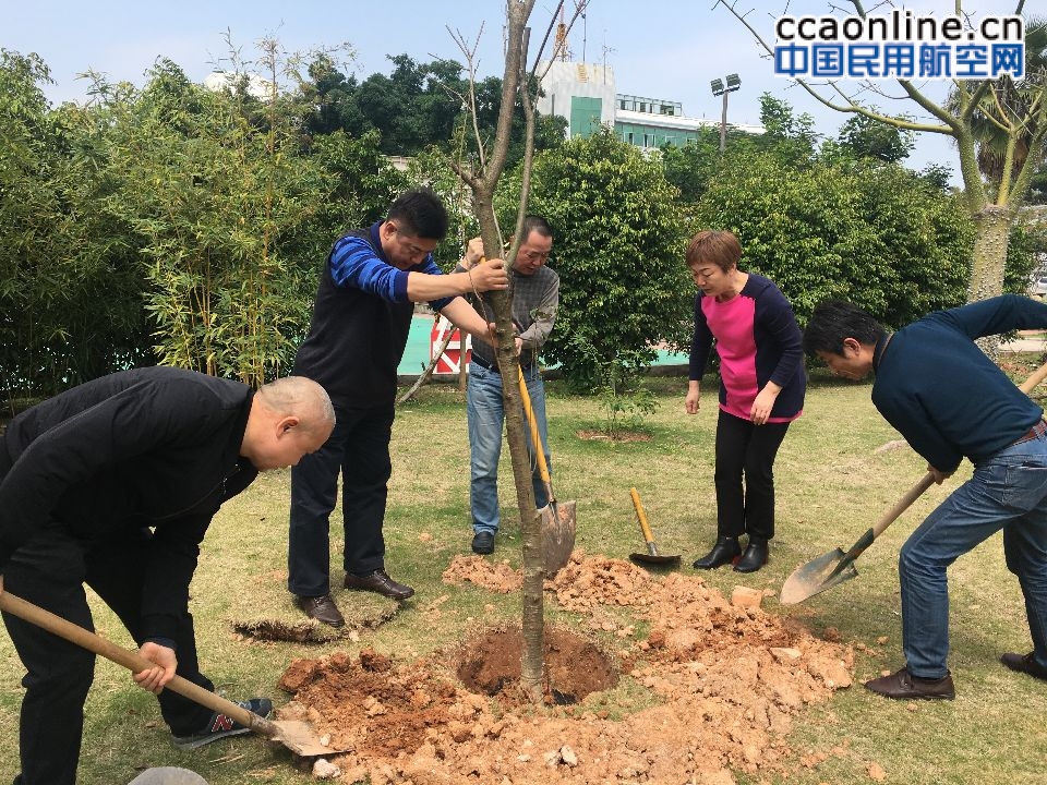 厦门空管站后服中心：栽种殷红希望 构建绿色家园