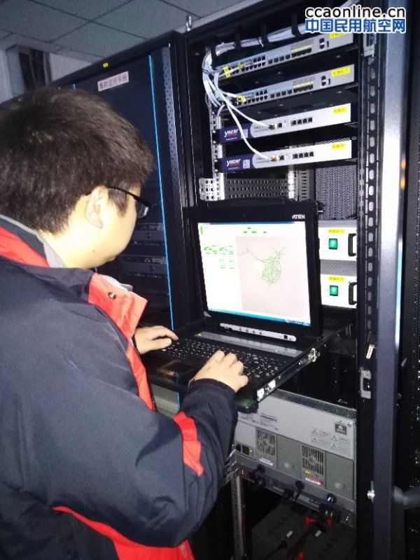 青海空管分局技术保障部完成果洛所辖ADS-B设备的巡检换季工作
