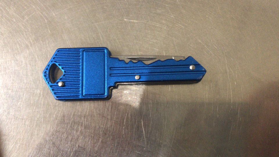 首都机场查获旅客携带“钥匙刀”
