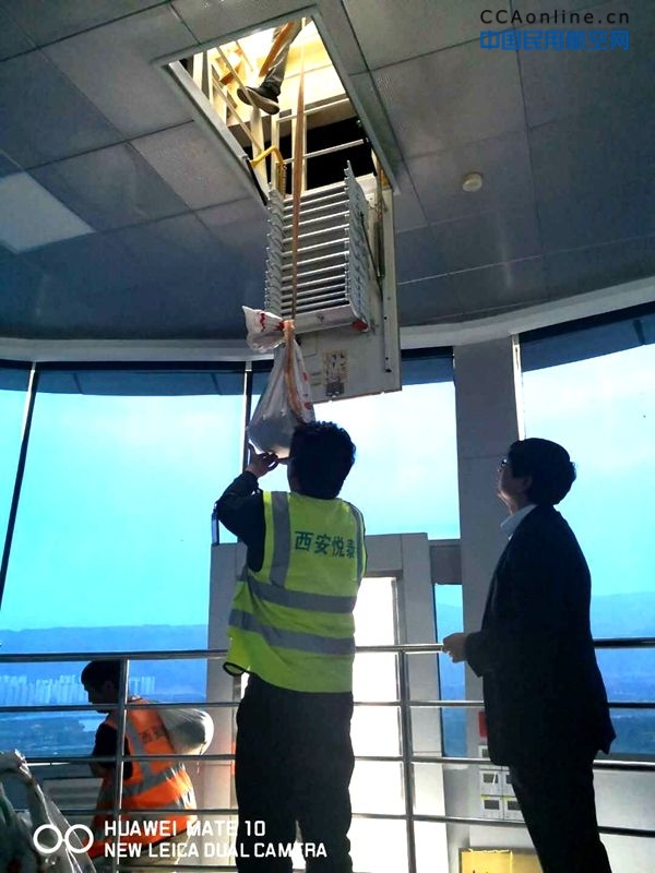 青海空管分局技术保障部与青海机场公司合作实施完成机坪补盲设备安装
