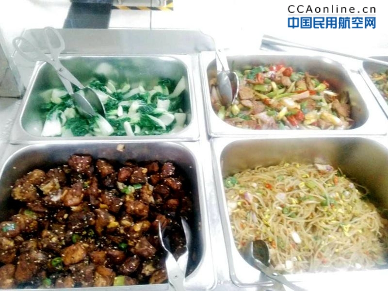 青海空管分局后勤服务公司——打造温馨就餐环境 倡导文明用餐理念