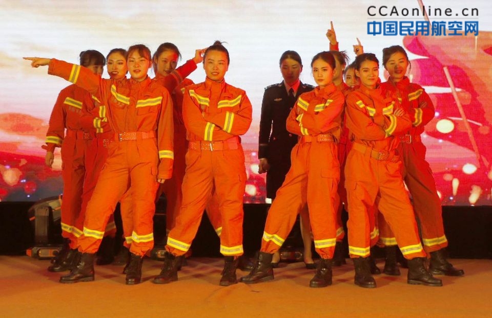 昆明机场安全护卫消防部举办迎“七一”文艺演出活动