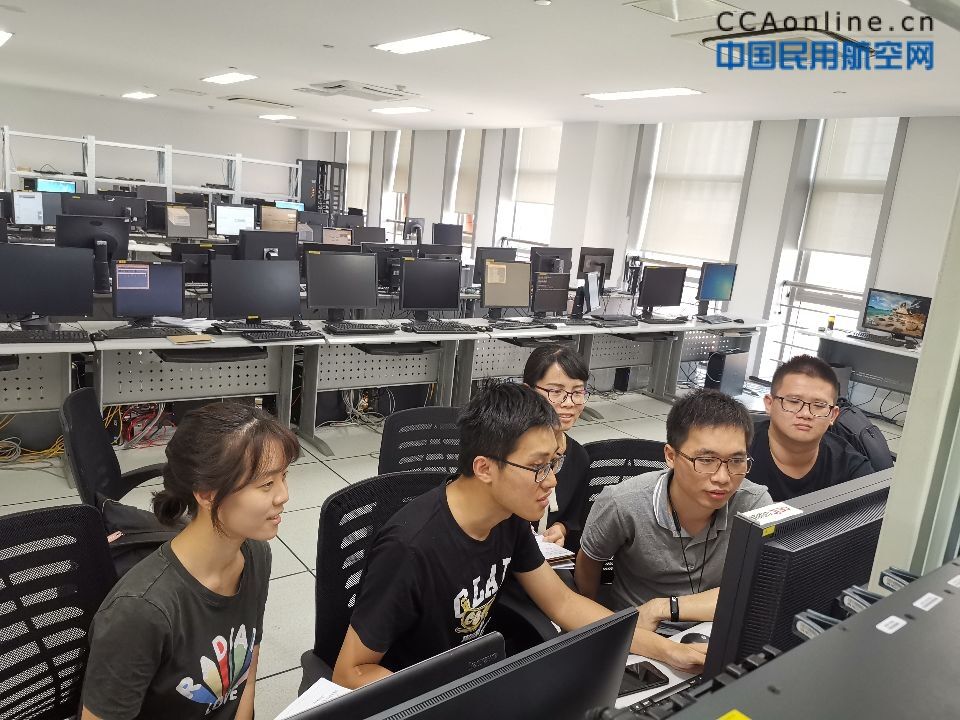 民航海南空管分局派员参与场监自动化系统工厂培训