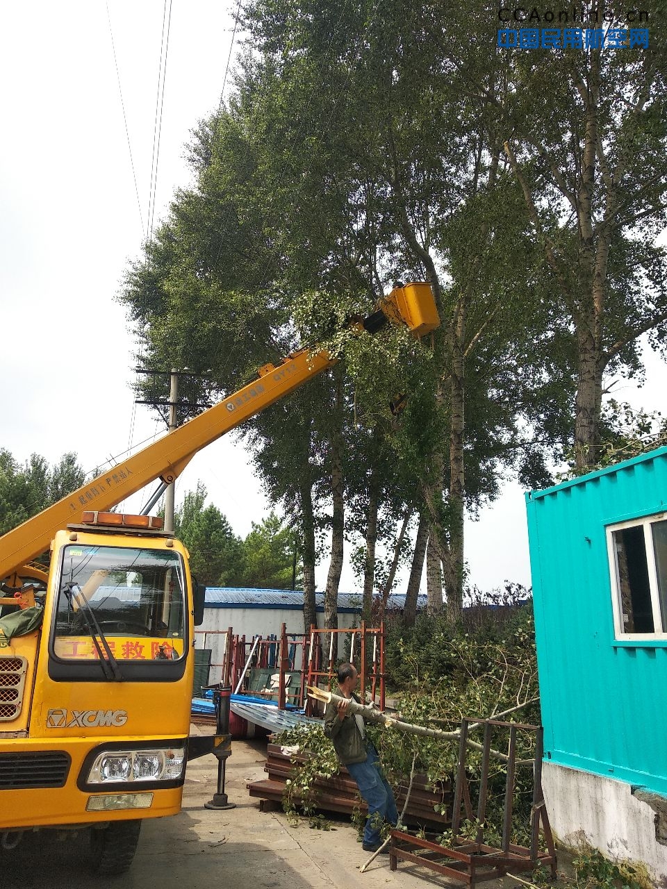 战暑运疾风知劲草  保安全雷雨见真功