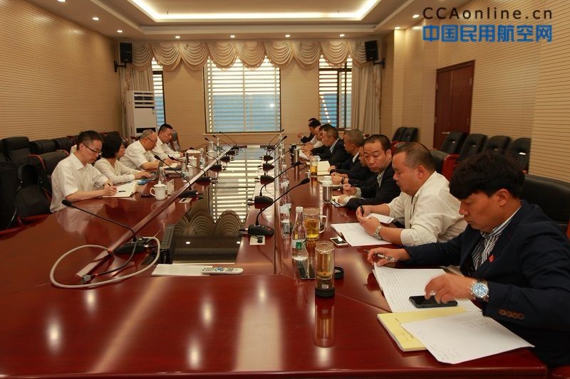 西南空管局党委书记覃琥诚到云南空管分局调研指导工作