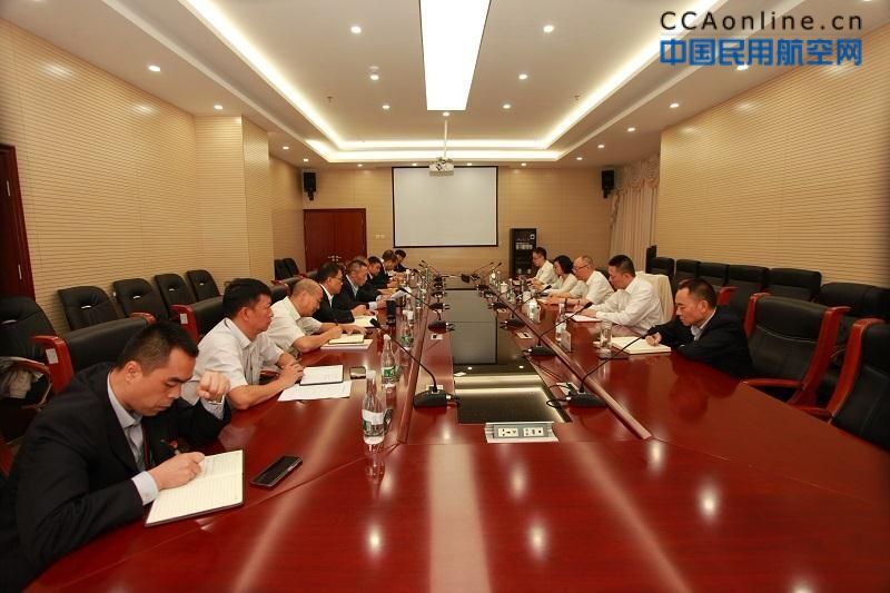 西南空管局党委书记覃琥诚到云南空管分局调研指导工作