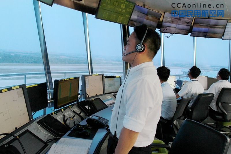民航甘肃空管分局与兰州中川机场实现航空器机坪管制移交