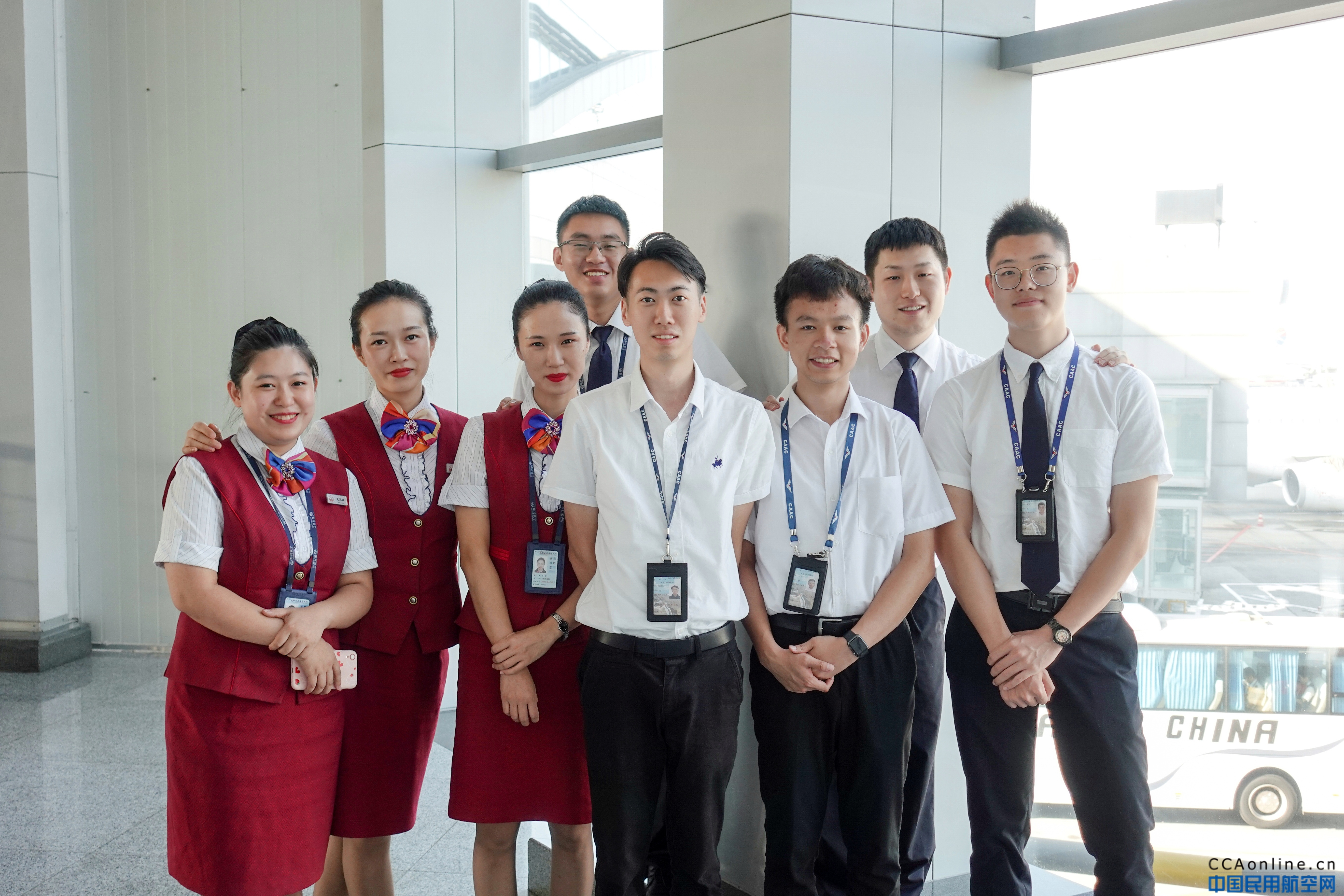 西南空管局完成首次新员工在航空公司、机场的轮岗实习