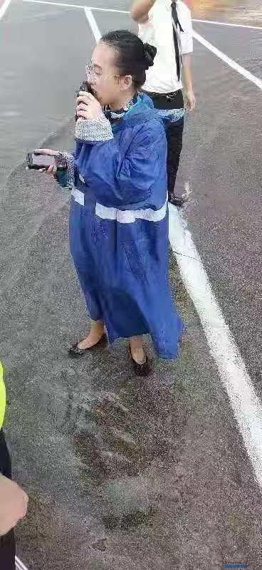 宁波暴雨,东航浙江地服人悉心保障旅客出行