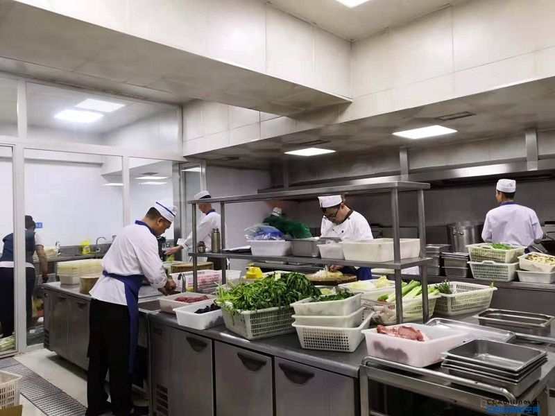 大连空管站食堂做好“利奇马”台风防御期间餐饮保障