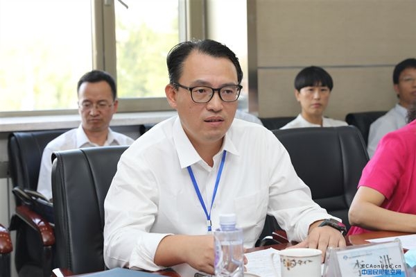 内蒙古机场集团党委书记李洪到包头机场调研指导工作 