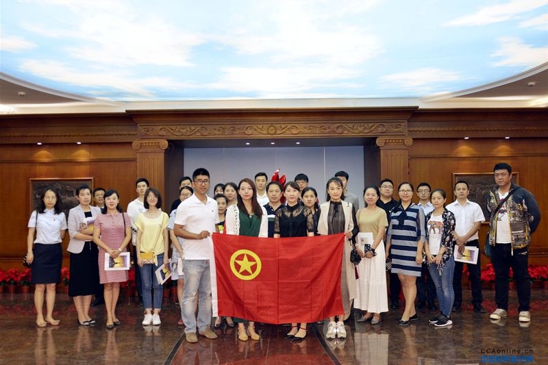 黑龙江空管分局团委开展“我与祖国共奋进--国旗下的演讲”特别主题团日活动