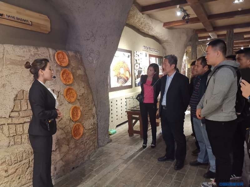 乌鲁木齐国际机场航站区管理部开展“庆中秋、迎国庆“ 民族团结一家亲联谊活动