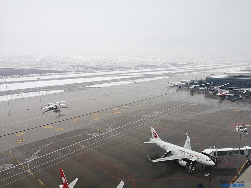 青海空管分局顺利保障西宁曹家堡机场由于突降大雪造成多架航班返航备降