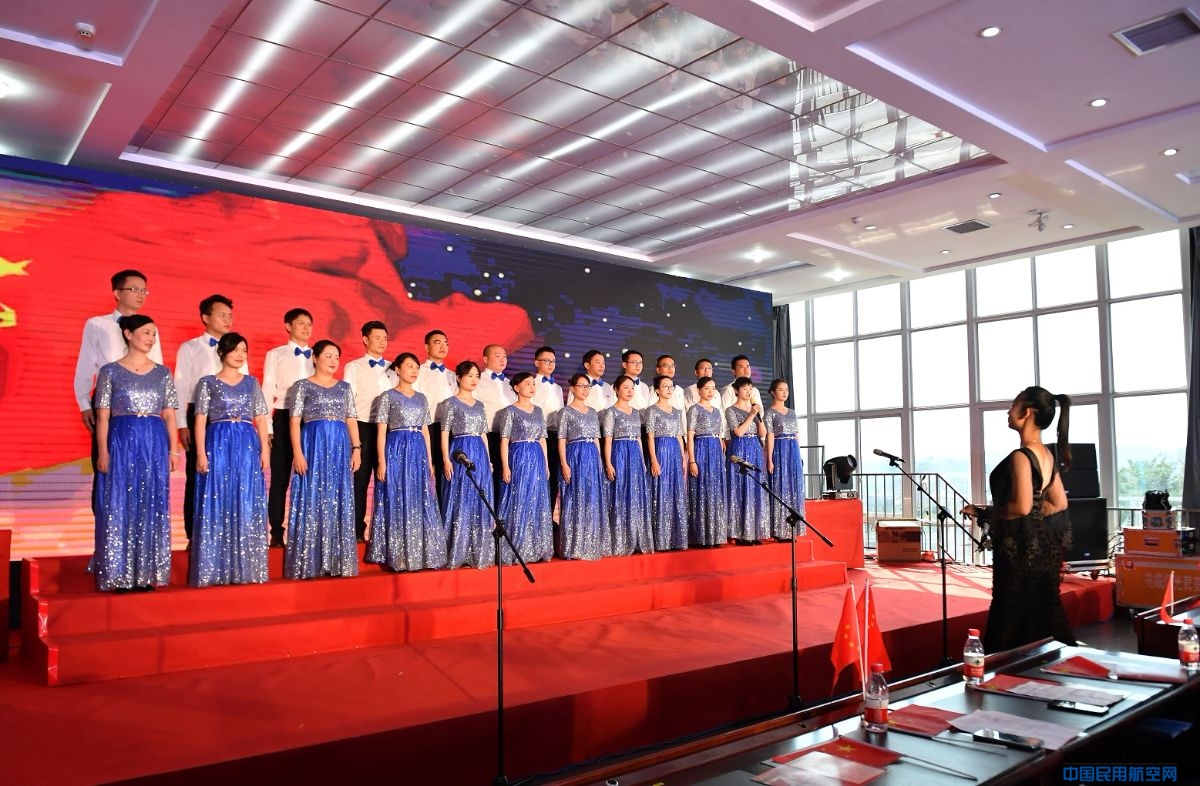 唱响新时代 礼赞新中国 用歌声拥抱属于我们“最好的未来”
——贵州空管分局开展庆祝新中国成立70周年主题活动