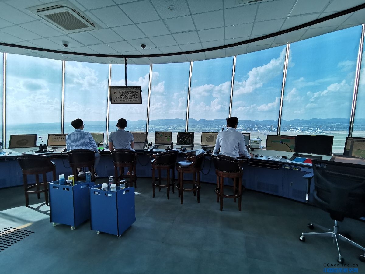 民航海南空管分局技术保障部赴广西分局交流学习
