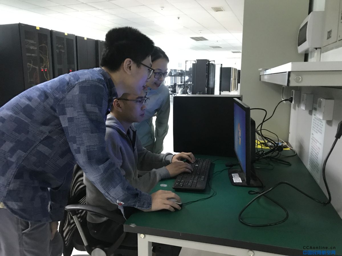 中南空管局气象中心设备管理室开展自观设备年度维护工作