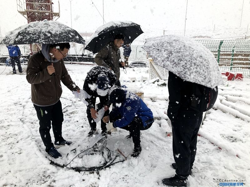 青海空管分局技术保障部移动二次雷达换装进行时