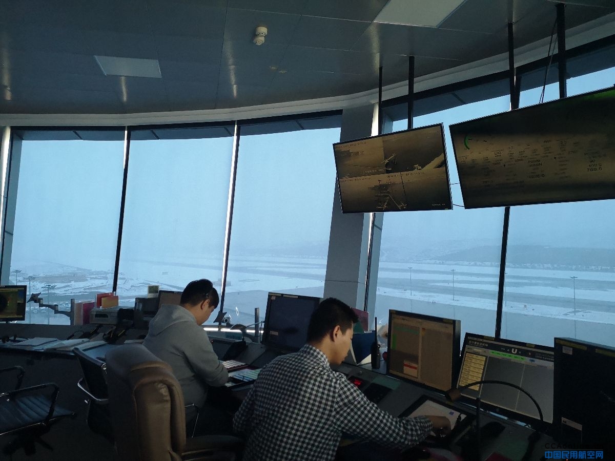 青海空管分局顺利保障西宁曹家堡机场由于突降大雪造成多架航班返航备降