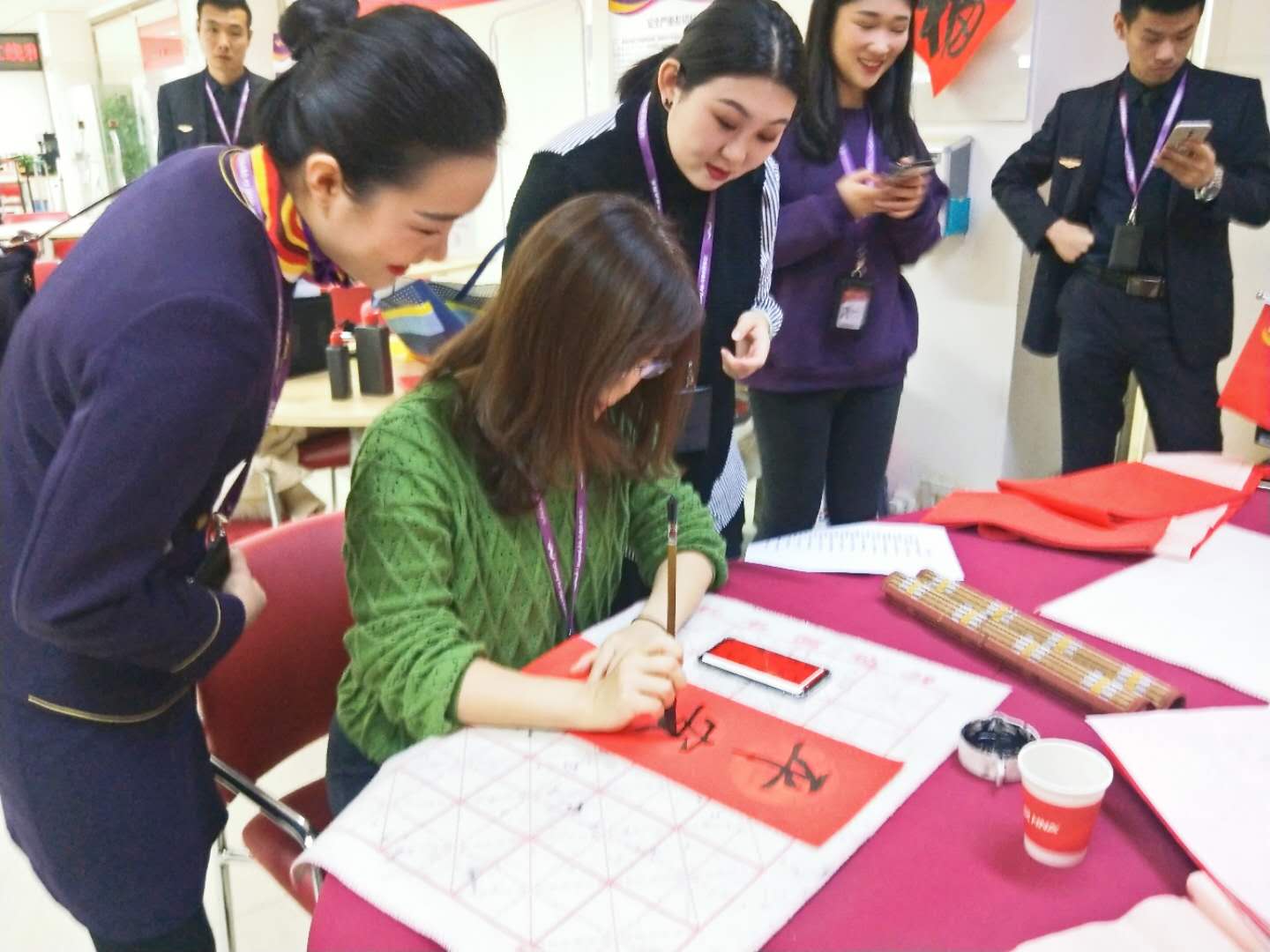 乌鲁木齐航空“迎新春，送祝福”活动顺利开展