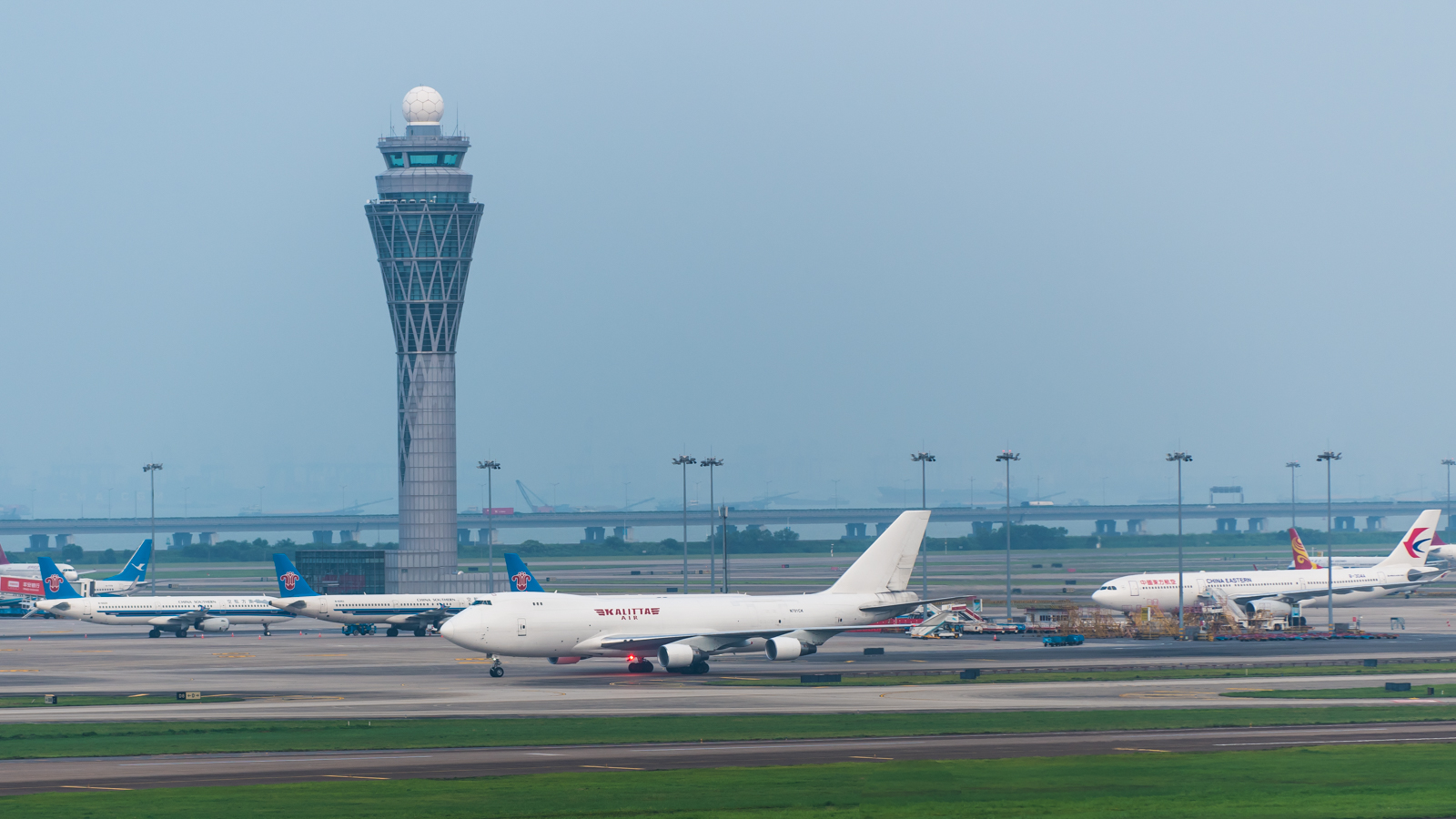 深圳机场几楼国际航班比较多-