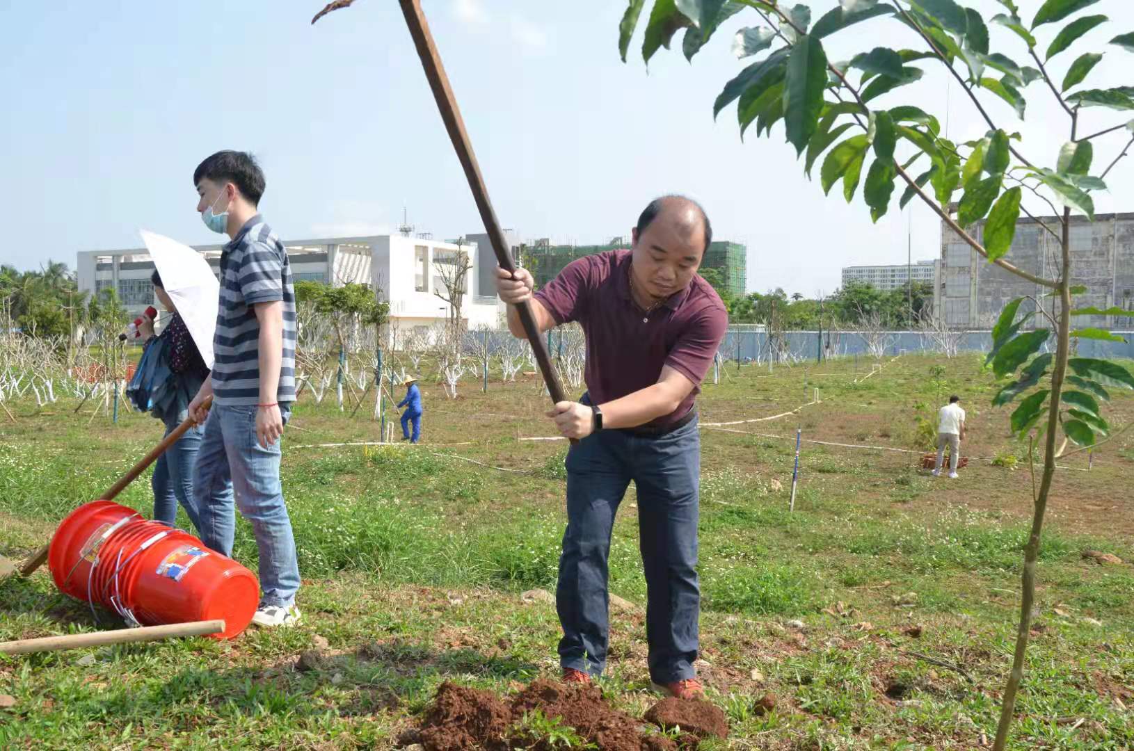 响应绿色主题，锻炼健康身心——海南空管分局工会组织植树节日活动