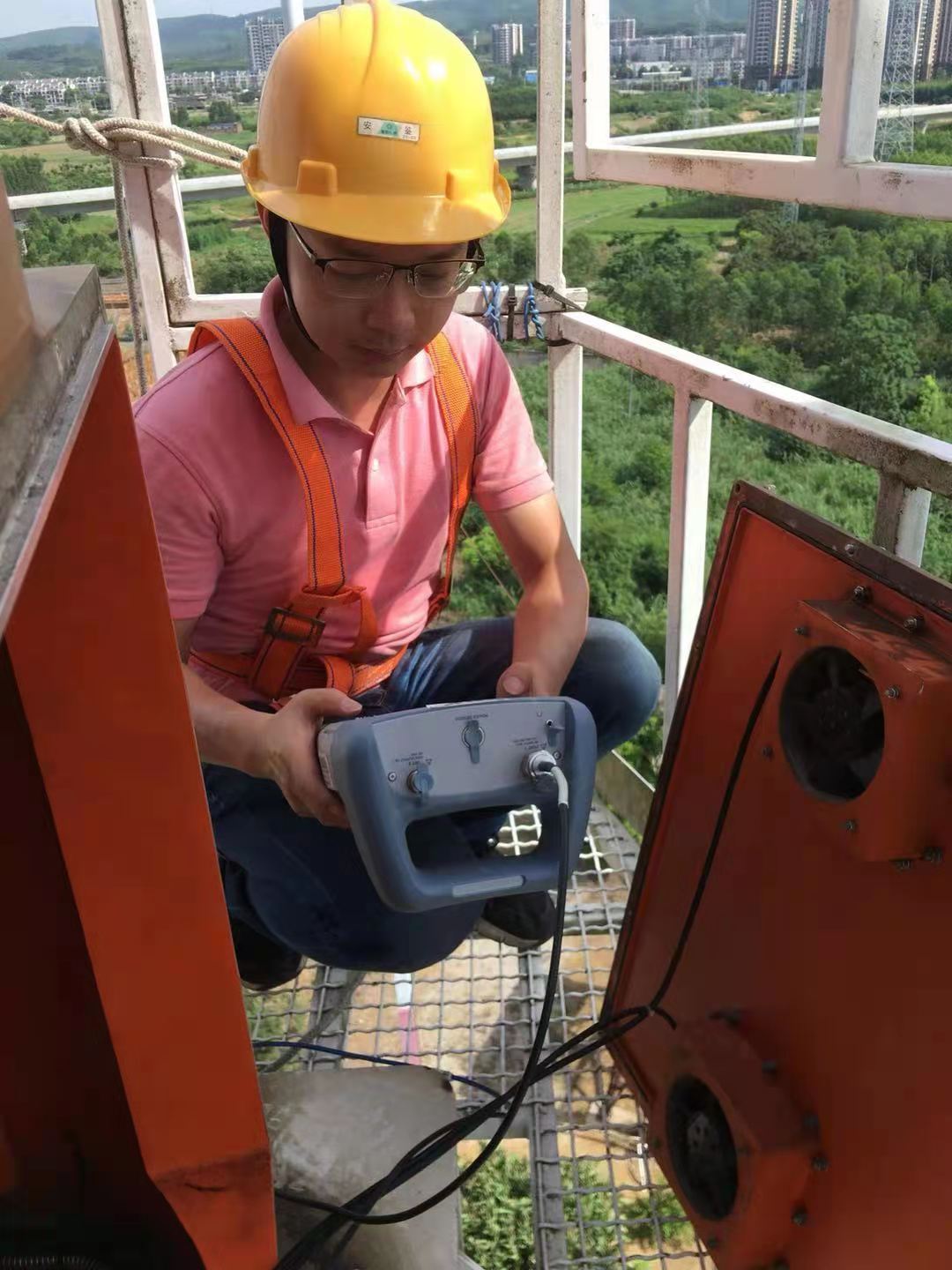 广西空管分局迅速排除南宁移动雷达故障