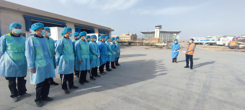 喀什机场邀请“三基”班组嵌入领导参与车场日活动