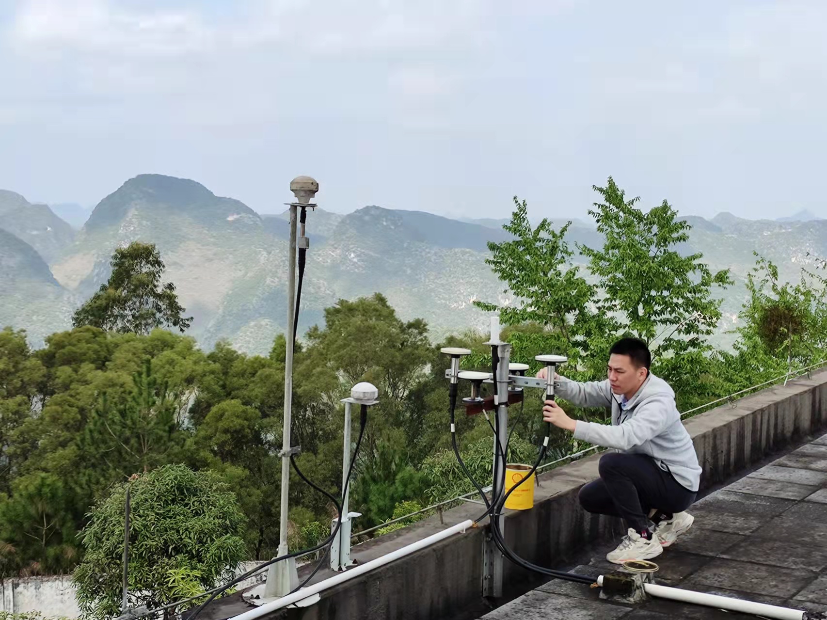 广西空管分局顺利完成外台站ADS