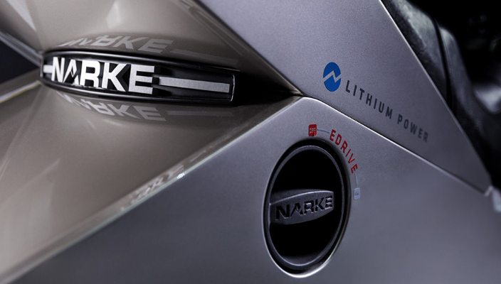 专为特斯拉首款皮卡Cybertruck设计的电动摩托艇