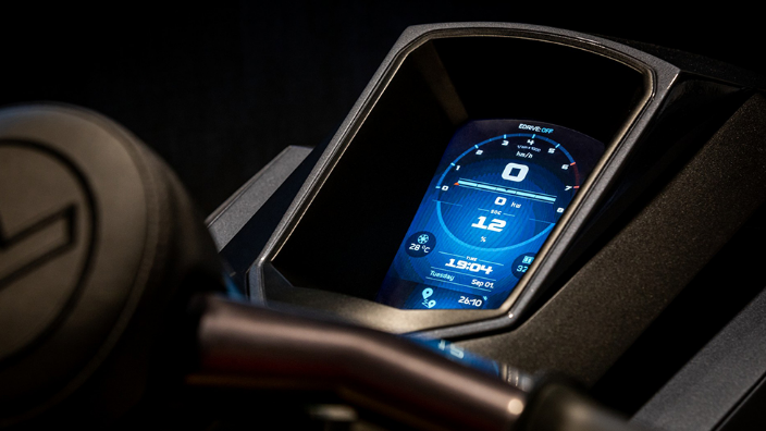 专为特斯拉首款皮卡Cybertruck设计的电动摩托艇