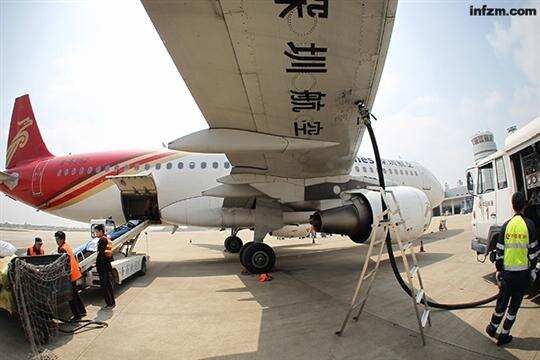 向空中垄断者动刀：航油世界最贵 航信雁过拔毛