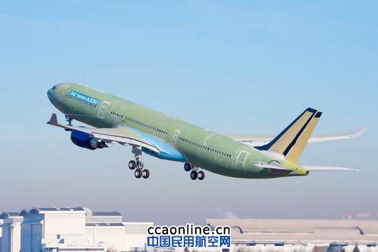 空客首架最大起飞重量242吨的A330成功首飞