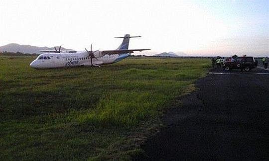 印尼航空ATR 72客机降落时滑出跑道，幸无伤亡