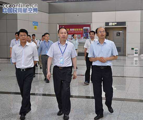 民航華東管理局局長(zhǎng)蔣懷宇赴蘇南機(jī)場(chǎng)調(diào)研