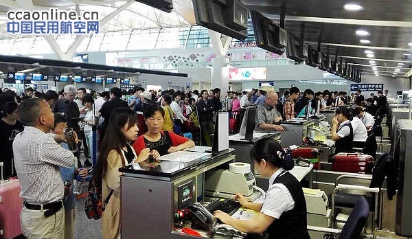 国庆长假上海机场运送旅客192万人次，同比增7%
