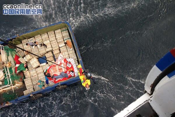 北一飞大连基地成功救助一名重伤船员