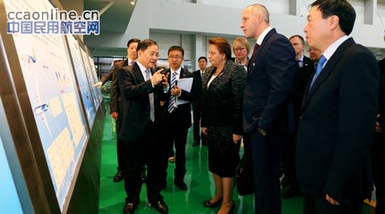 拉脱维亚共和国总理斯特劳尤马到中国商飞访问