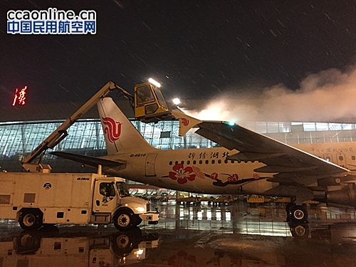 Ameco武汉分公司顺利完成恶劣天气航班保障工作