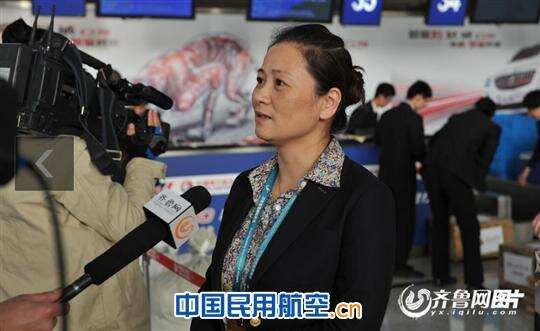 东航山东航班运载山东首批民间救援物资抵川