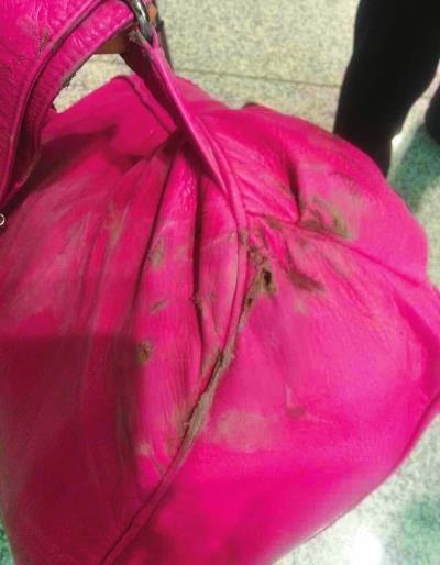 女子托运行李损坏物品丢失，机场:丢了就丢了