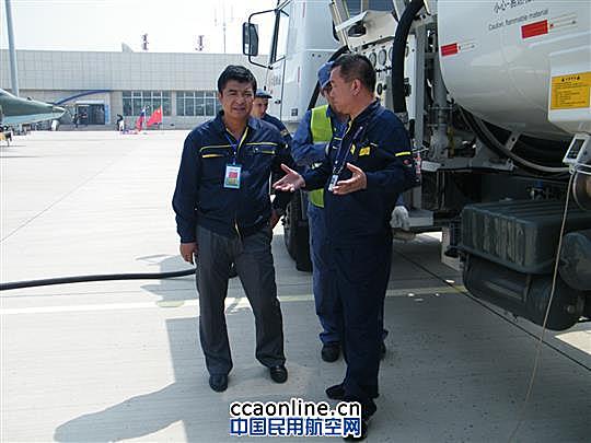 中国航油通辽完成"和平使命2014”军演供油任务