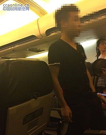 旅客大闹泰国航班，要求开舱门下飞机吸烟
